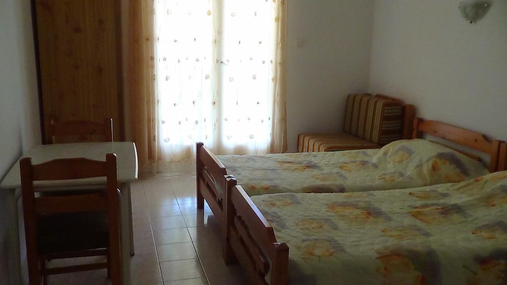Mouroukis Rooms Loutra Edipsou  Phòng bức ảnh